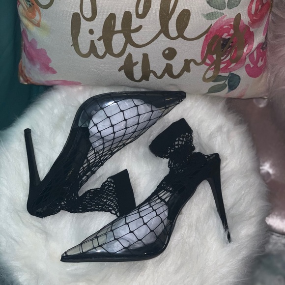 Fashion Nova Fishnet Heels•Brand New & Never Worn - Picture 6 of 8